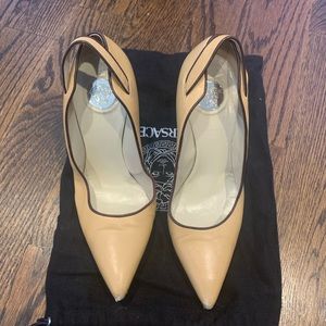 Vintage Versace Tan Pumps wooden heel sz 37